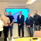 På bilden från vänster: Ulrika Ehrenholm, Robert Thörnlid, Robert Björn och Magnus Lorentzon, alla från T-Byggen, samt Anders Emilsson, Peter Andersson och Sandra Ingman från Uddevalla Kommun. Pressbild: T-Byggen Sverige AB