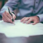 Nyligen undertecknades avtalet mellan AB Eidar Trollhättans Bostadsbolag och byggentreprenören Consto AB. Foto: Scott Graham / Unsplash