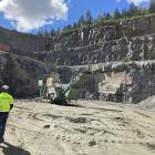 Swerock har fått förnyat tillstånd för bergtäkten i Hästeryd vilket innebär både en förlängning och en utökning av verksamhetsområdet. Foto: Swerock