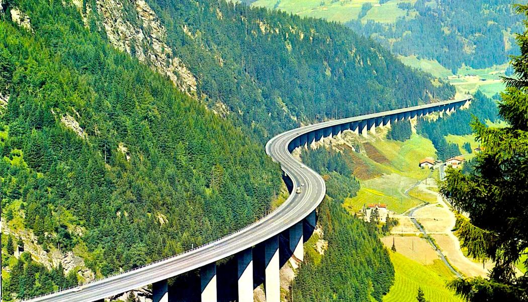 Bron Luegbrücke vid Brennerautobahn. Brennerautobahn kan behöva upphandlas på nytt. Foto: Strabag 