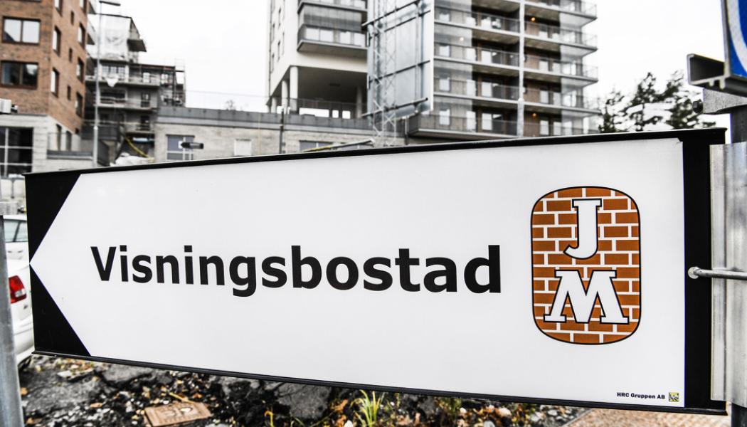 Tomas Oneborg/SvD/TT: En fortsatt avvaktande bostadsmarknad får JM att dra ner på antalet byggstarter.