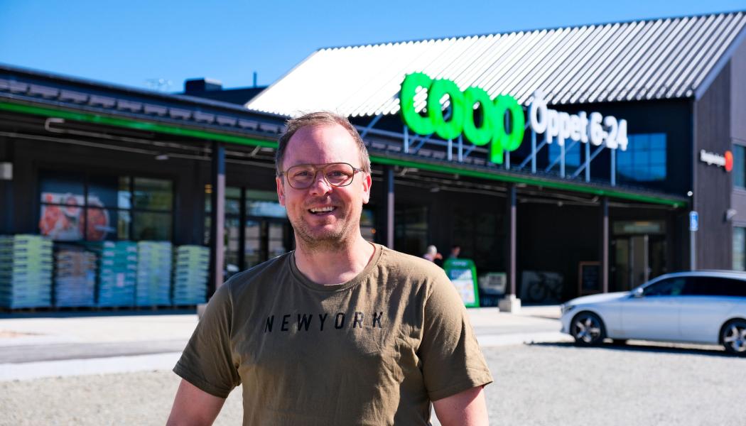 Peter Broberg är glad att sista pusselbiten kommit på plats för att bygget ska kunna ta fart! Fotograf: Caroline Fredin, Vemdalen design AB