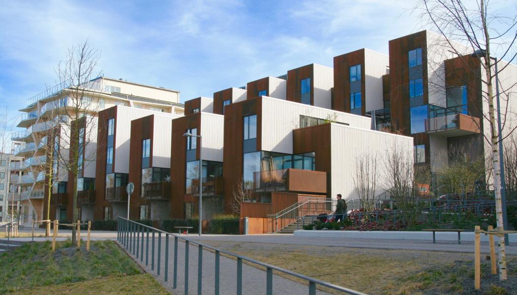 Mångfaldigt prisbelönade och nominerade Zenhusen stod klara 2017, ritat av C.F. Møller arkitekter genom Ola Jonsson, beställare och byggherre Erik Wallin. 18 stadsradhus med varmröda cortenstålsfasader och ljusa träfasader. 
Foto: Mari-Louise Paulson

