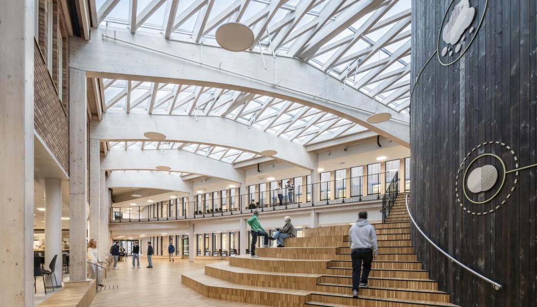 Førde vgs atrium. Kreditering:
Hundven-Clements Photography