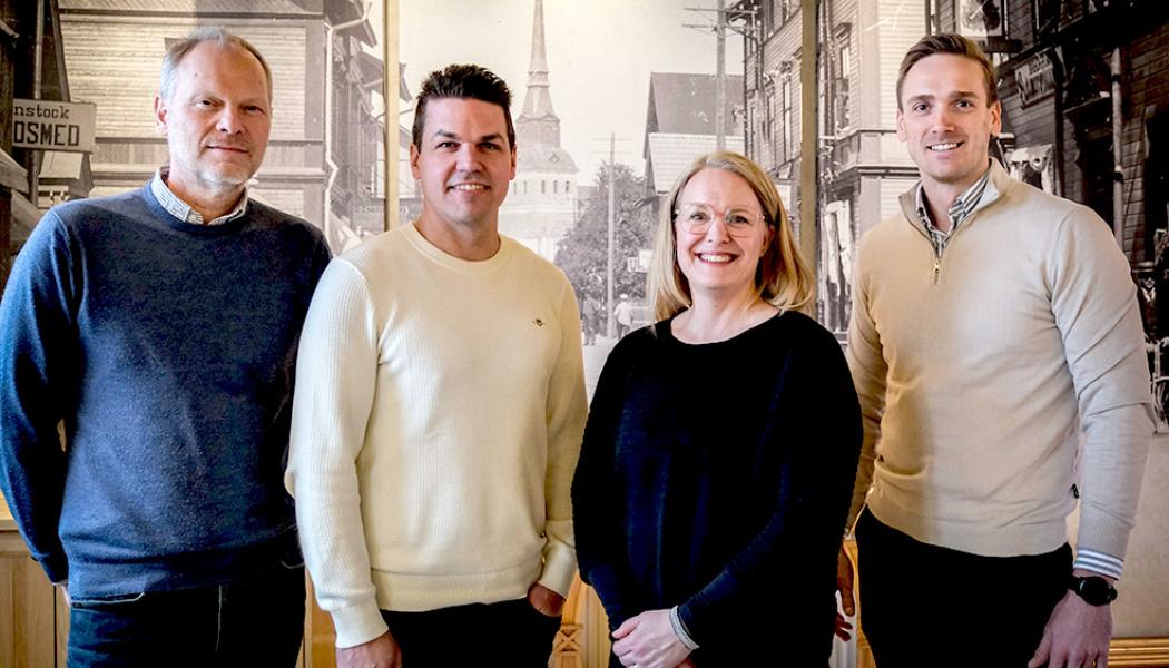 Från vänster: Mikael Svensson, projektchef på Morastrand AB, Mikael Hedh, vd på Morastrand AB, Kristin Folkesson, projektchef på ByggDialog och Erik Olsson, ombud och områdeschef på ByggDialog.
