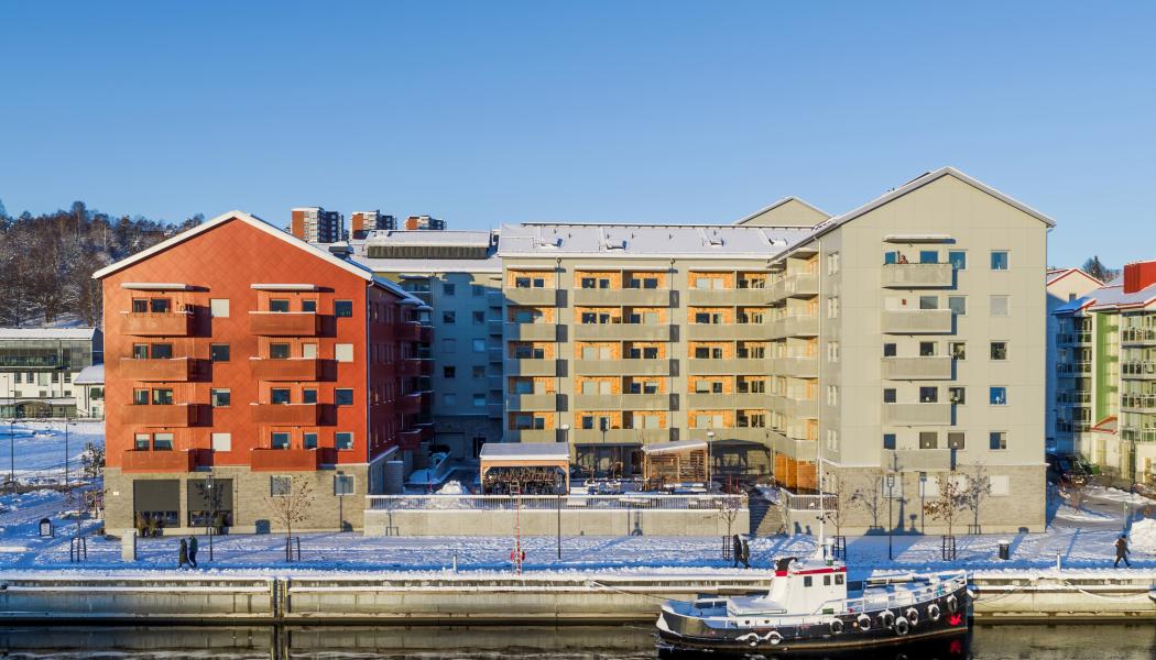 Norra Kajen, Sundsvall – Omvandling från träindustri till modern bostadsoas. Certifierade enligt Miljöbyggnad Silver. Foto: Rockpanel