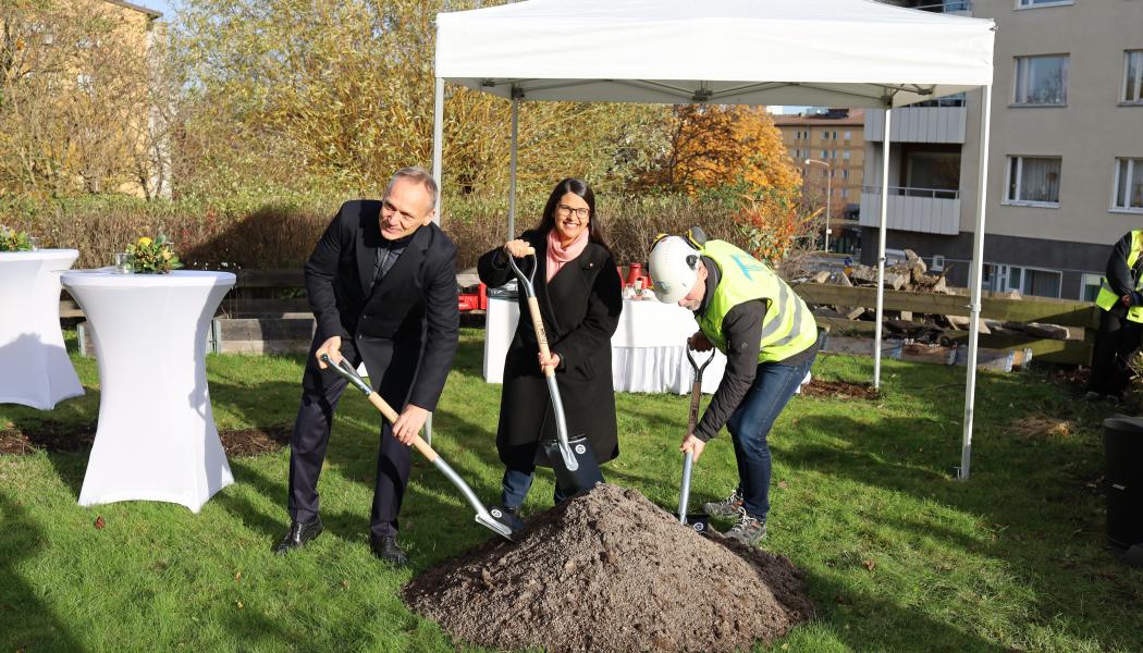 Första spadtaget Albygård - TL Bygg Pressbild: TL Bygg