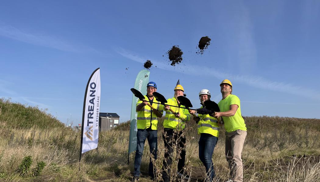 Returums andra etapp. På Plats var Treano Bygg AB och Renhållningen Kristianstad. Från vänster: Anders Servin, Ulf Börkell, Marcus Dalén, Johan Karlsvärd. Foto: Erika Tarestad, Renhållningen Kristianstad
