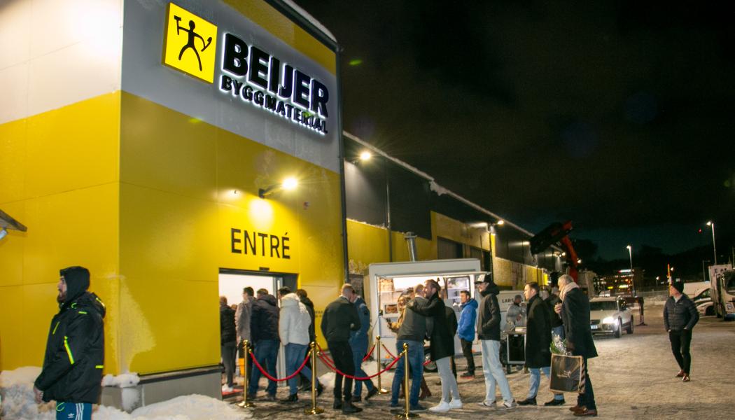 Beijer Byggmaterial firar öppningen av den nya butiken och hämtanläggningen i Hisings Backa. Foto: Beijer Byggmaterial