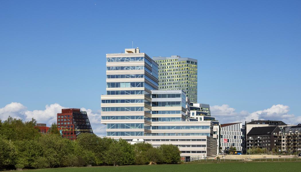 Västra fasaden. En av fasaderna som möter dig när du reser över Öresundsbron eller det första du möter när du åker tåget från Köpenhamn. Foto: Kasper Dudzik