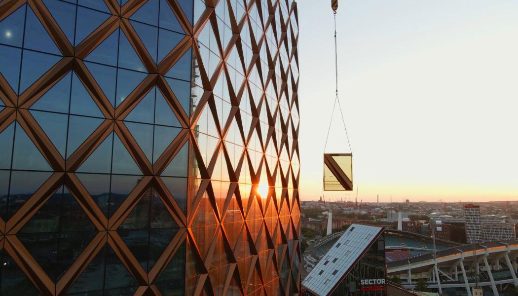 Kineum har byggts av NCC i Göteborg och är ritat av Reflex Arkitekter. Projektet är ett av 3 nominerade i kategorin Hotell och kontor i Årets Bygge 2023. Foto: Anton Adielsson