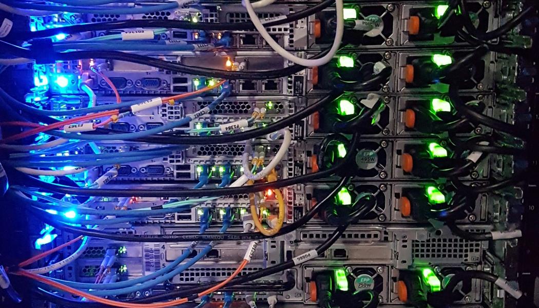 Datacenter. Foto: Massimo Botturi / Unsplash