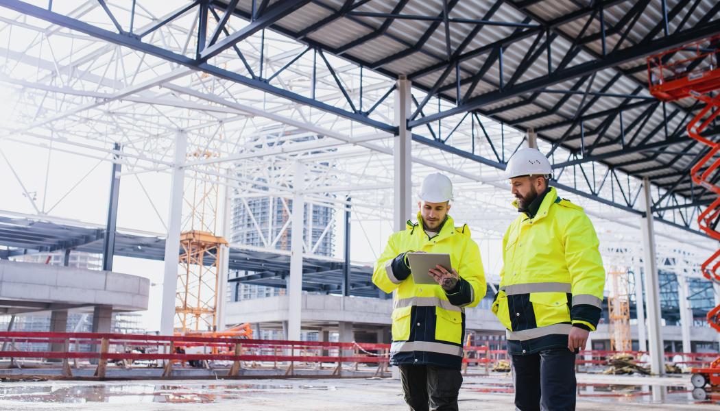 Nu släpps årets Ramirentrapport med nya insikter från byggbranschen. Rapporten bygger på statistik från 500 yrkesverksamma, vilka utgör ett representativt urval för branschen. Pressbild: Ramirent AB
