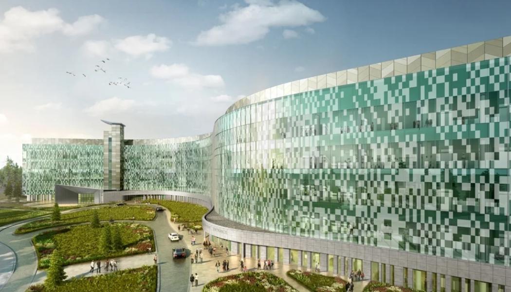 Planeringen och utformningen av sjukhuset har letts av en grupp tyska och amerikanska arkitekter i ett samarbete mellan HDR GmbH och HDR Inc. Projektet använder den avancerade metoden Building Information Modeling (BIM) för att säkerställa effektivitet och precision i både planering och konstruktion. Arbetet följer både tyska och amerikanska byggstandarder och sjukhuset kommer att få en LEED Silver-certifiering för hållbart byggande.Illustration: Arkitekterna Weilerbach / Rob