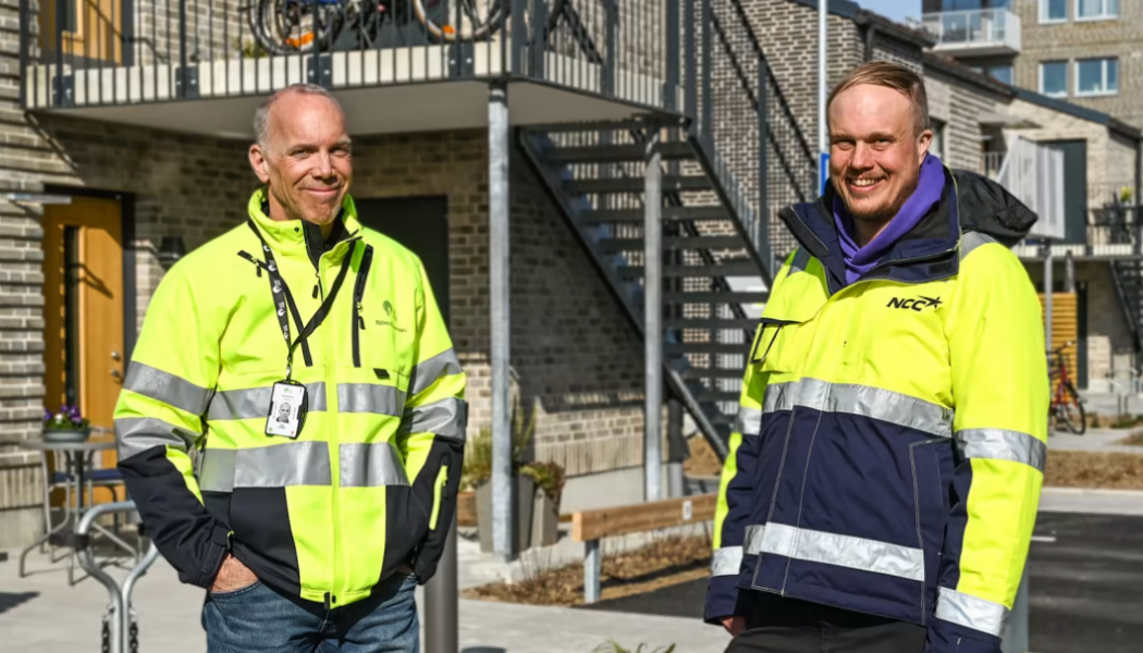 Björn Ravemark, projektchef Helsingborgshem och Johan Eriksson, platschef på NCC. Foto: Helsingborgshem/NCC