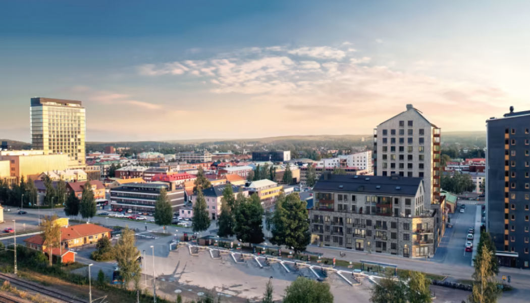 HSB brf Guldläge i centrala Skellefteå byggstartar officiellt den 19 maj 2022 genom ett ”första spadtag” på tomten. Foto: HSB