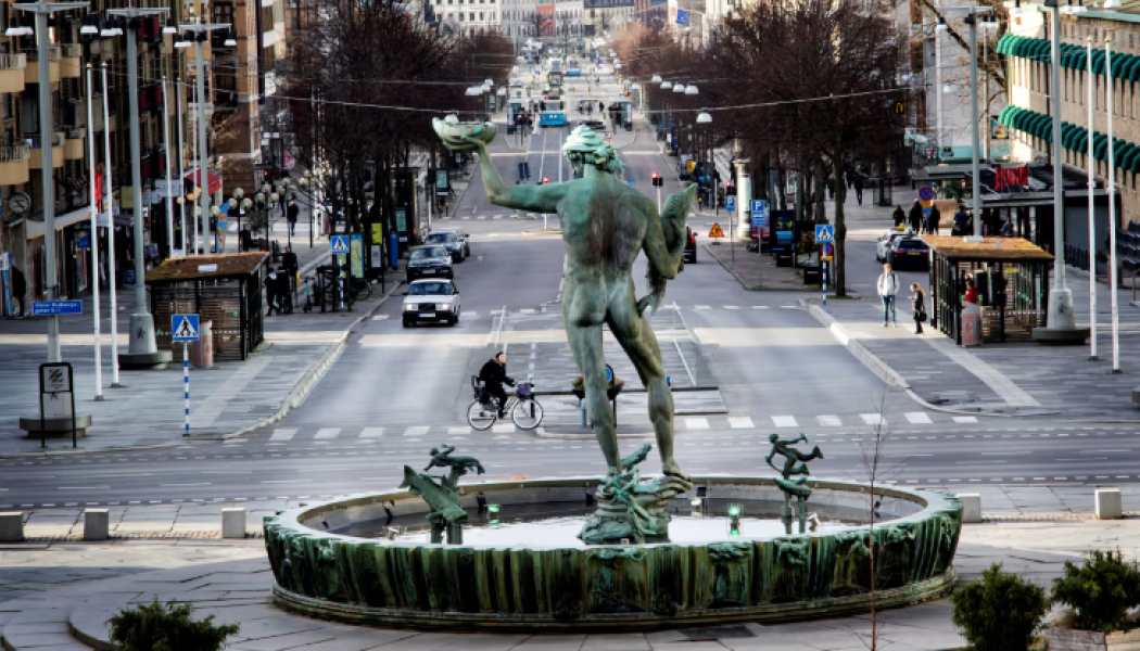 Kungsportsavenyn med statyn av havsguden Poseidon på Götaplatsen i förgrunden. Bild: Göteborgs Stad