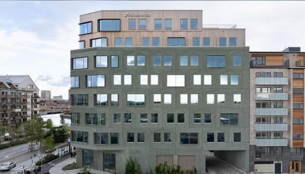 Kontorshuset Oas i Malmö uppförd av Skanska med GlasLindberg som glasentreprenör foto GlasLindberg 