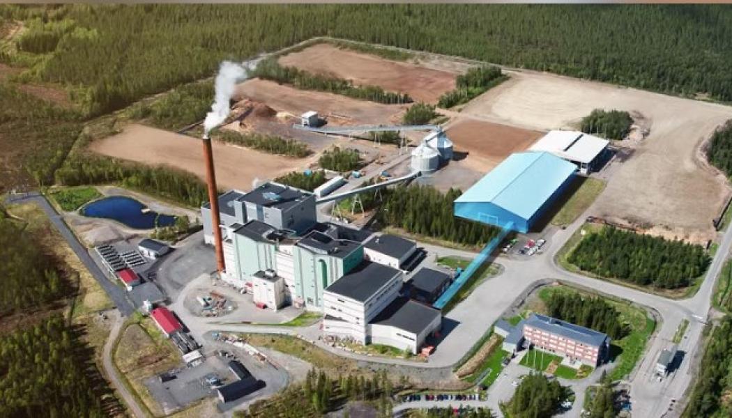 Här, i nära anslutning till Umeå Energis kraftvärmeverk, planeras den nya sorteringsanläggningen (i blått) för restprodukter att byggas. Om allt går enligt plan står den färdig i slutet av 2027. Foto Umeå Energi