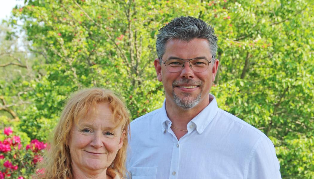 Svenska Solskyddsförbundets kansli: Margareta Bergetun, förbundssekreterare och Mattias Klasson, orförande