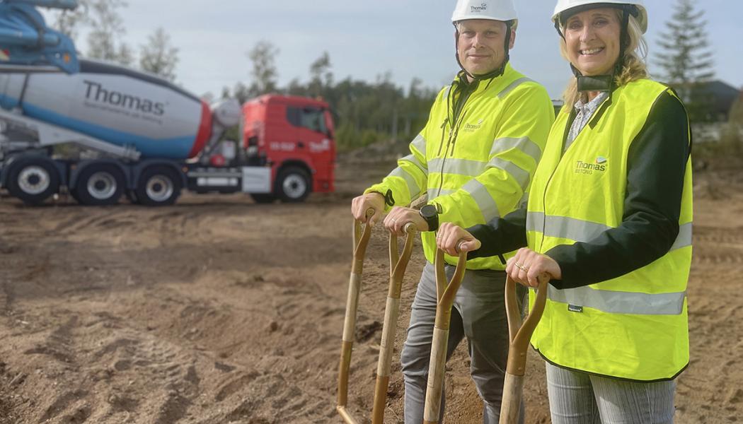 Regionchef Magnus Persson och vd Carina Edblad. Pressbild: Thomas Concrete Group
