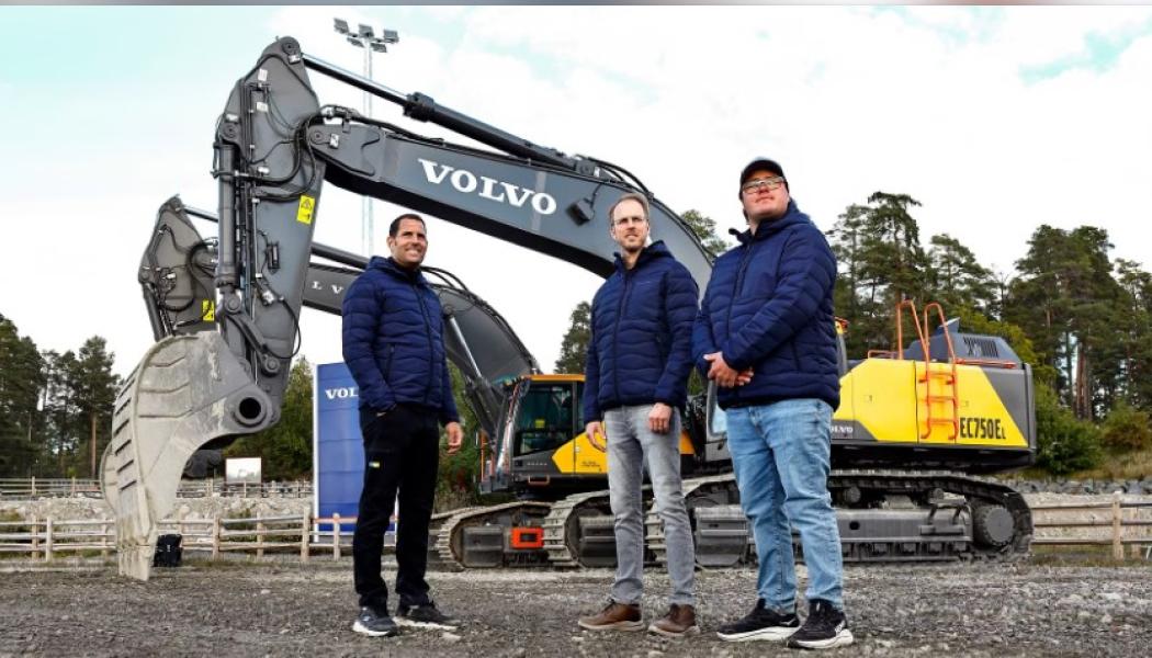 Team Swecon Sverige
Lagledare Rickard Gerdlöf med förarna och finalisterna Pontus Eriksson och Anton Sjödoff.
Pressfoto Peter Holgersson
