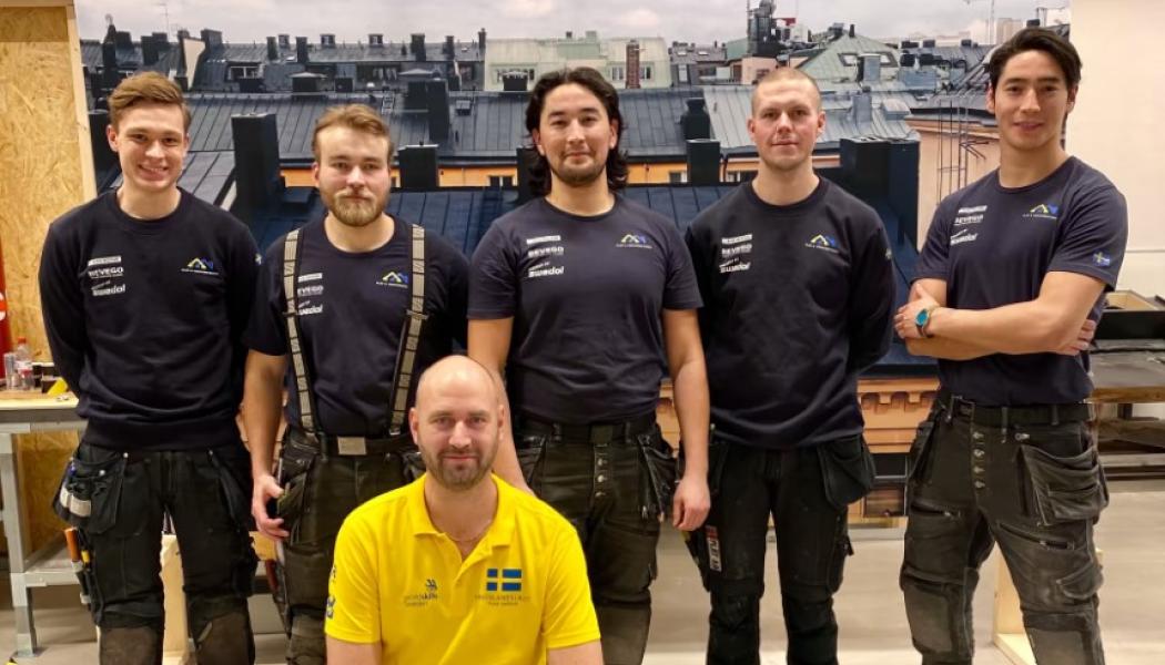 Det blev en spännande tävling i plåtslageri på Bråvallagymnasiet i Norrköping i fredags. Målet var att hitta den bästa plåtslagaren bland de sex tävlande. Vinnaren får representera Sverige i EuroSkills i Gdansk i september. Foto: Tomas Skagerlind