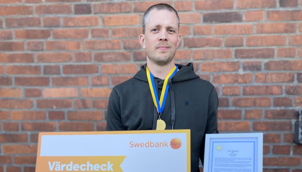 Vi säger grattis till Olle Rydh som har tilldelats den prestigefyllda utmärkelsen Årets plåtslagare 2023. Foto: Plåt & Ventföretagen
