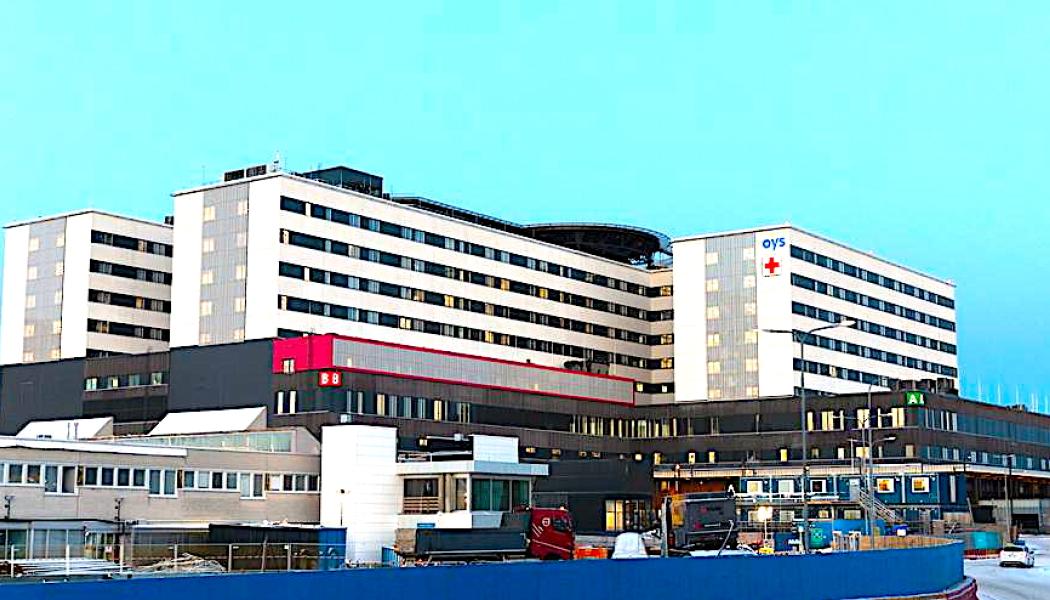 Vid byggarbetsplatsen för Uleåborgs universitetssjukhus har byggarbetets framdrift följts med hjälp av AI-stödd teknik. Detta har möjliggjort bättre förutsägbarhet och bidragit till ökad precision och transparens i produktionen. Foto: Uleåborgs universitetssjukhus.