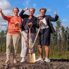 Från vänster till höger: Vd Specialfastigheter Åsa Hedenberg, Riksarkivarie Karin Åström Iko, generaldirektör Skatteverket Katrin Westling Palm. Foto: Specialfastigheter