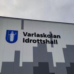 Idrottshallen är tänkt att skapa möjligheter för fler idrotter samt att lokalerna ska kunna samnyttjas och användas utanför skoltid. Bild: Flodéns Bygg