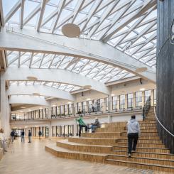 Førde vgs atrium. Kreditering:
Hundven-Clements Photography