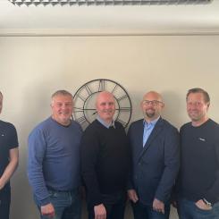 Från vänster: Torbjörn Fagerberg avdelningschef el Örebro bravida Sven westdahl regionchef nög Fredrik Danielsson vd efab Erik Vogel Vd blaxmo Magnus Hansson filialchef Närke ventilation. Foto: Bravida
