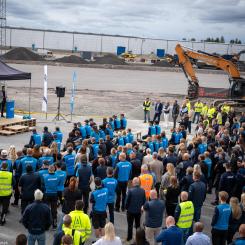 Efter expansionen kommer byggnadens yta att öka med drygt 30 000 kvadratmeter, vilket ger en total yta på 180 000 kvadratmeter. Fotograf: Ahlsell