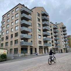 Robert Dicksons mål är att erbjuda sina hyresgäster ett bra, tryggt boende till en rimlig hyra och satsa på hållbara hus som står i över 100 år. Den som får hyra får inte ha för hög inkomst. Fotograf: Ola Eliason.