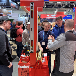 För fischer blev Nordbygg en påminnelse om hur viktig produktutveckling nära marknaden har blivit i takt med att byggprocesserna förändras. (Foto: fischer)