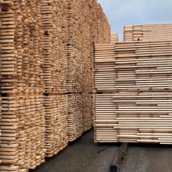 Byggmaterialhandlarnas medlemsföretag har enats kring branschgemensamma krav rörande plastemballage av trävaror. Foto: Byggmaterialhandlarna