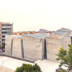 Bild: Kyrkan Holy Redeemer i Las Chumberas på Tenerife är inspirerad av öns vulkaniska landskap. Foto: World Architecture Festival.