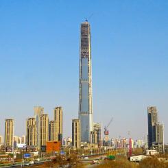 Det återstår att se om skyskrapans återupplivning blir startskott för en bredare våg av nya projekt – eller ytterligare en symbol för en sektor som fortfarande saknar stabil grund. Foto: courtesy of Goldin Properties Holdings.