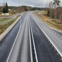 Trafikverket bygger om E20 genom Västra Götaland. Att etappen Eling-Vara nu är klar betyder att ombyggnationen har kommit en bra bit mot färdigställande. Foto: Trafikverket
