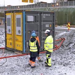 Den största utmaningen under bygget av motorvägen E18 är att det elnät som finns på plats inte är tillräckligt för att täcka det höga energibehovet. Foto: Atlas Copco