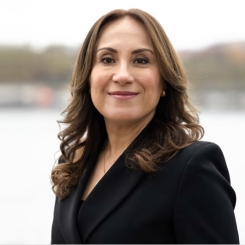 Farah Al-Aieshy, VD