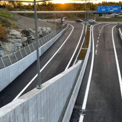 Sedan byggstarten 2016 har det sprängts ut ca 6 900 000 kubikmeter berg vilket motsvarar volymen på 12 Globen. Foto: Trafikverket