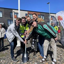 Första spadtag Halmstad. Pressbild: Ekeblad