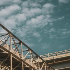 Målet är att stärka gruppens kompetens inom till exempel bygg- och projektledning, projekteringsledning och strategisk rådgivning. Foto: Yang Zhen/Unsplash