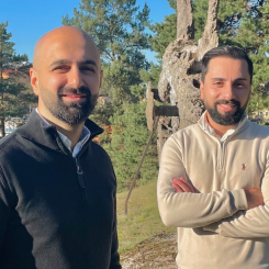 George Touma (vänster) och Elias Sharro, vd (höger) välkomnar fler till bolaget. Foto: Structor