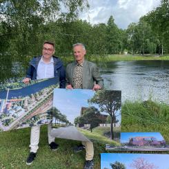 Stadsbyggnadsnämndens ordförande Erik Nilsson (KD) tillsammans med projektledaren Mikael Lundh. Skisserna på bilderna är framtagna av Afry.