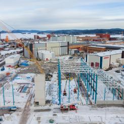 Med den största enskilda investering som Hitachi Energy gjort vid siten i Ludvika bygger företaget nu ut sin transformatorfabrik för att öka produktionskapaciteten och möta den kraftigt växande globala efterfrågan på stora krafttransformatorer. Foto: Jonas Bilberg