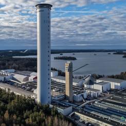 Tornet byggdes för att öka kapaciteten för produktion av högspänningskablar genom en vertikal vulkaniseringsprocess. Foto: Teemu Kiiskinen