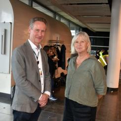 Johan Bill, Direktör Projekt, Swedavia AB tillsammans med Ulrika Dolietis, vd Håll Nollan, deltog i Swedavias och Håll Nollans säkerhetspush på Stockholm Arlanda Airport den 19 september. Foto: Swedavia